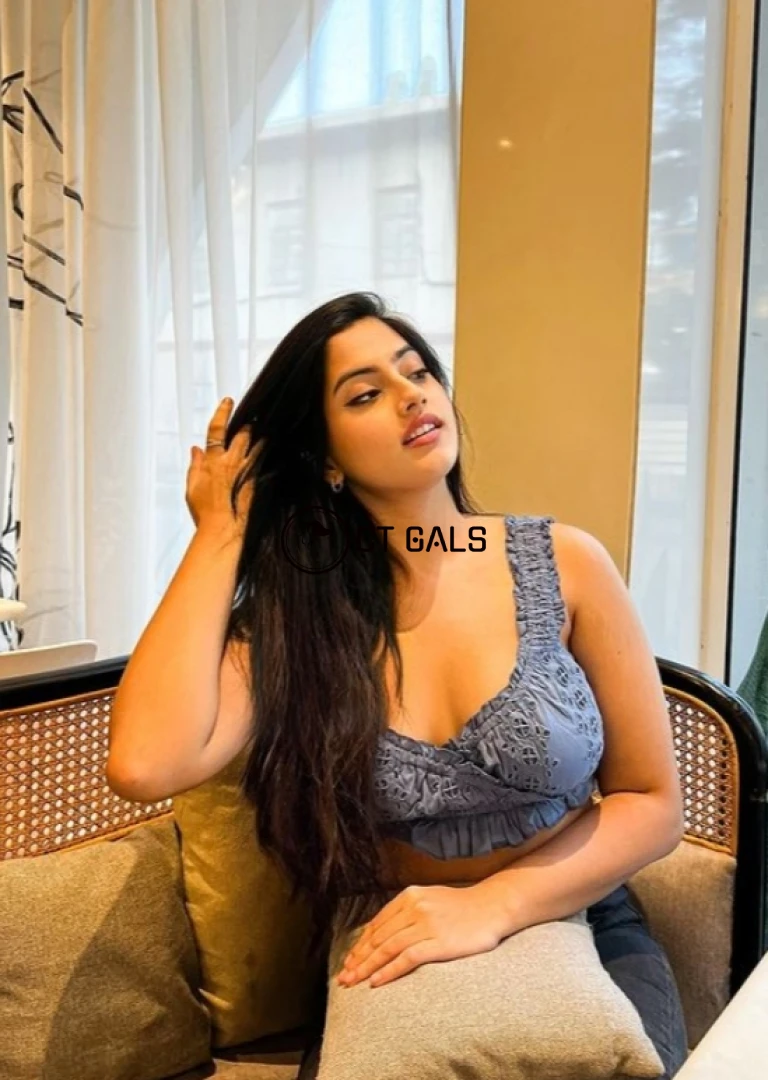 Top Call Girls In Chanakyapuri 88OO1O2216 Cash Payment No Advance-2
